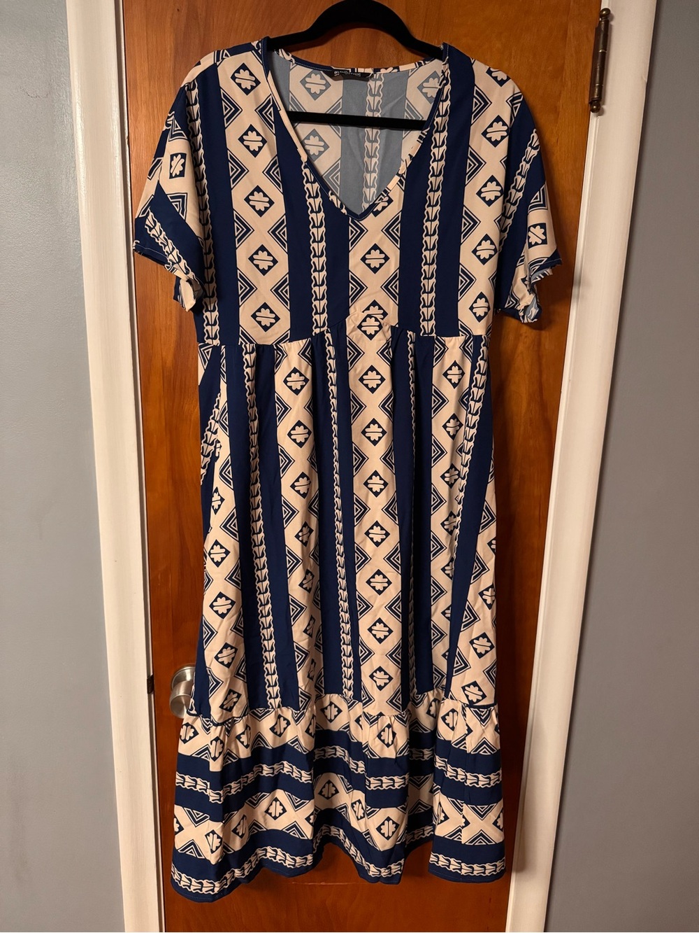 BloomChic Navy & Cream Printed V-Neck Maxi Dress